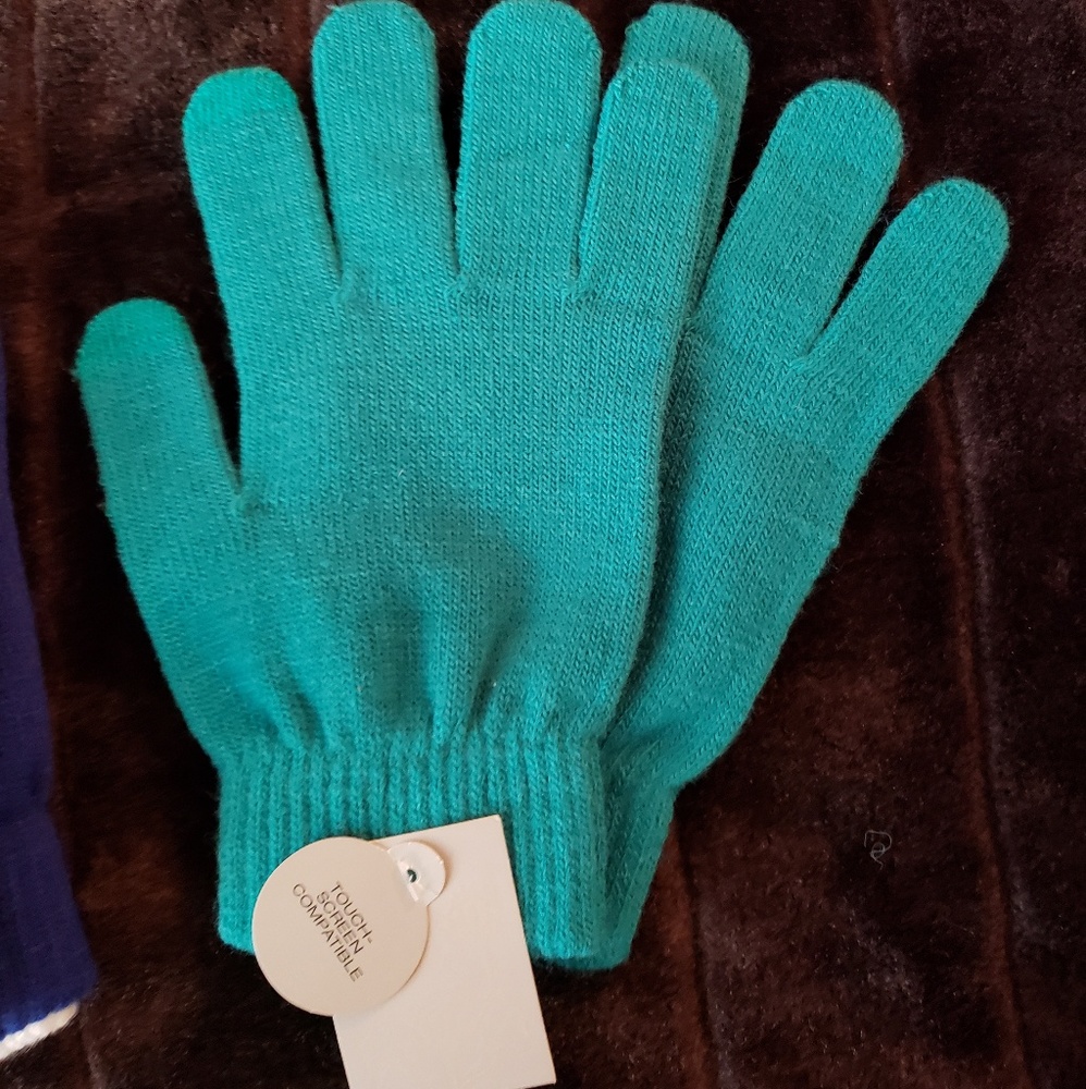 Two pair Knit gloves - Picture 3 of 3